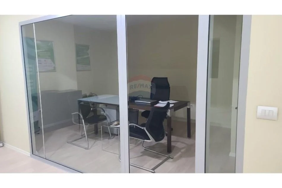 shitet , 92 m² 275.000 € (Apartament per shitje ne Bllok!)