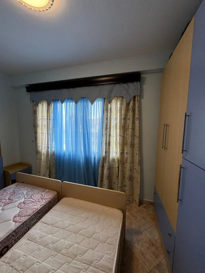 Tirane, jepet me qera apartament Kati 3, 100 m² 400 € (Fresku, Thesari)