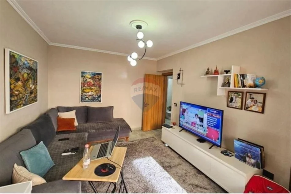 Tirane, jepet me qera apartament 1+1 Kati 2, 53 m² 500 €