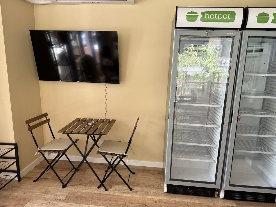 Tirane, jepet me qera dyqan Kati 0, 40 m² 800 € (Blloku)