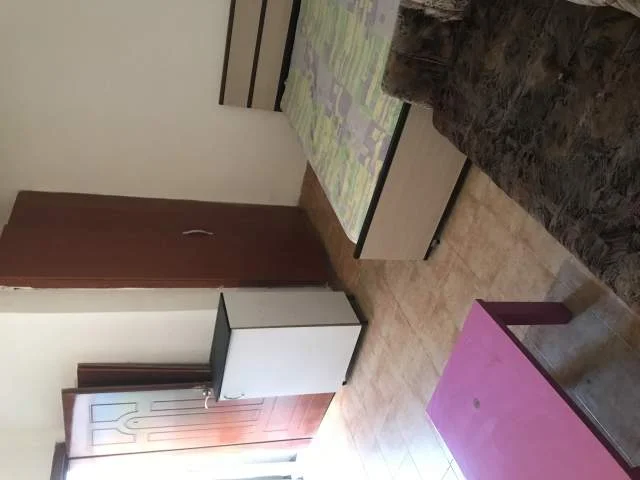 Tirane, jepet me qera garsonier Kati 1, 50 m² 18000 Leke (Agllai Tako)