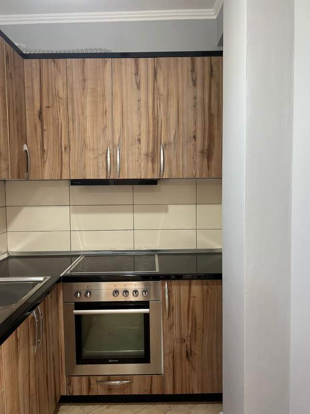 Tirane, jepet me qera apartament 1+1 Kati 4, 50 m² 430 Euro (Kodra e Diellit)