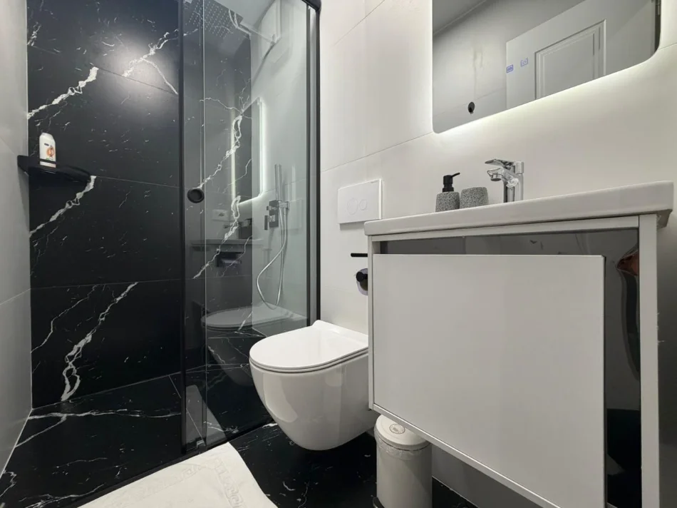 Tirane, shitet apartament 1+1 , 65 m² 193.000 € (21 Dhjetori)