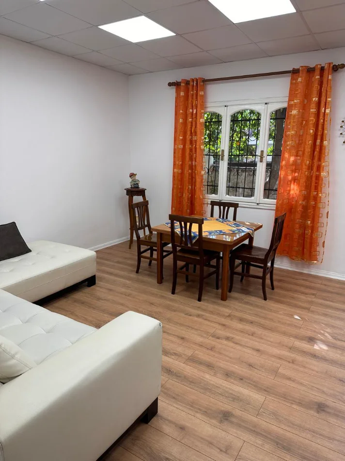 Tirane, jepet me qera aktivitet biznesi , 300 m² 1.200 € (Xhamllik)