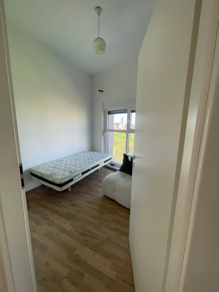 jepet me qera apartament 2+1+Ballkon Kati 4, 110 m² 500 € (Rruga Pasho Hysa)