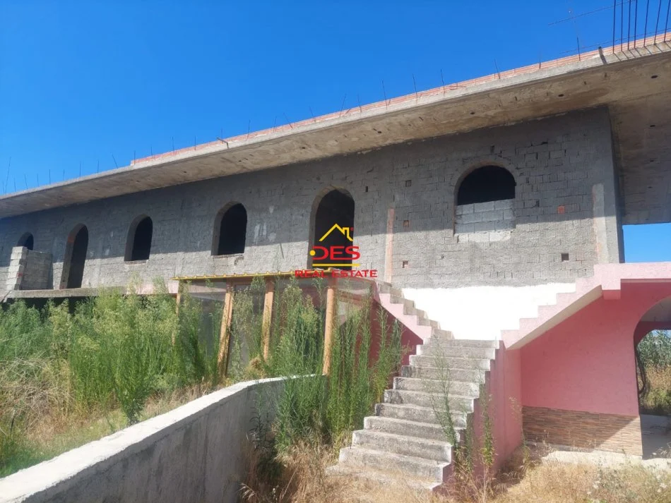 Vlore, shitet shtepi Kati 0, 175 m² 250.000 € (Çole)