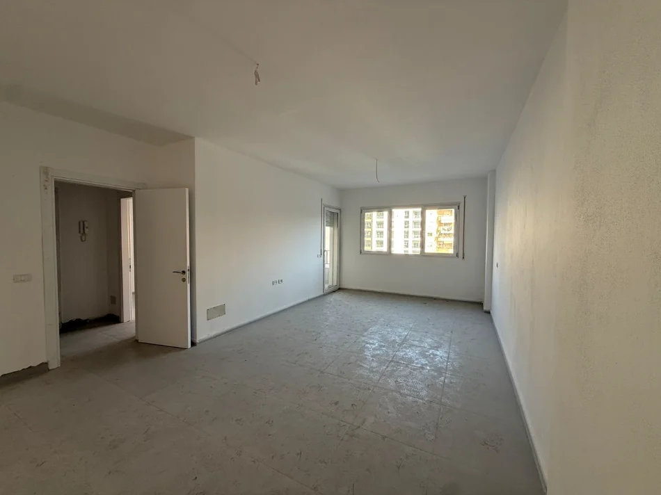 Tirane, shitet apartament 1+1 Kati 3, 73 m² 210.714 € (PAZARI RI)