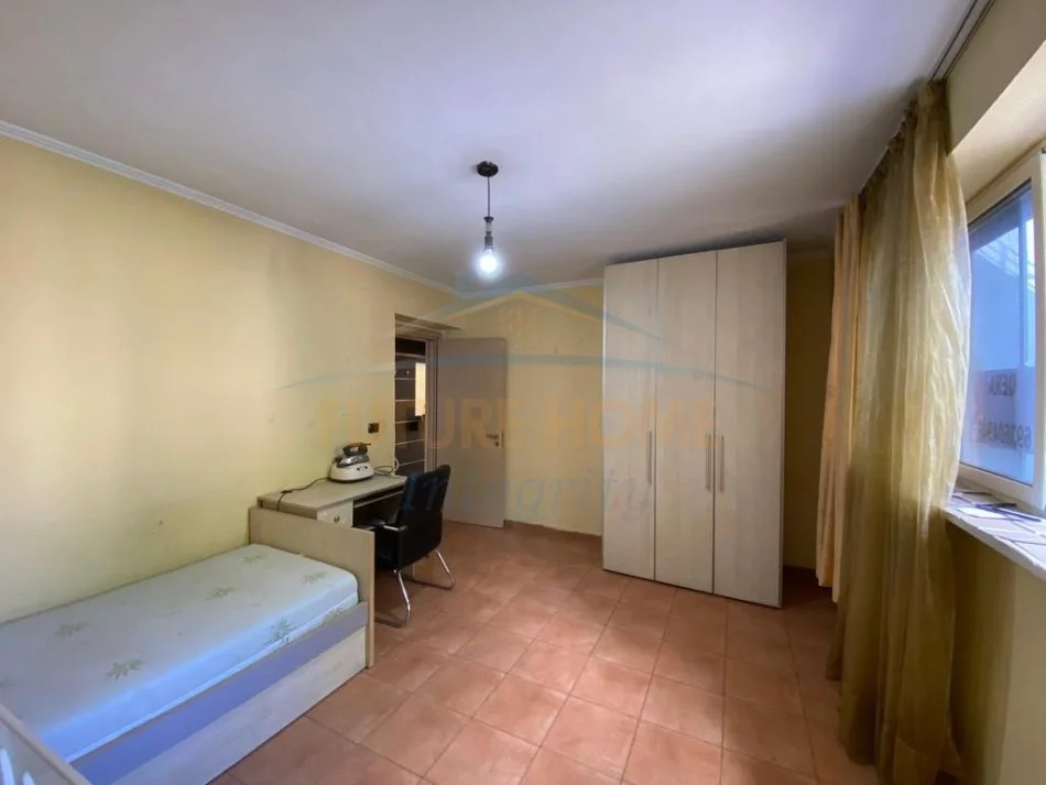 Tirane, jepet me qera apartament 1+1 Kati 3, 90 m² 600 € 