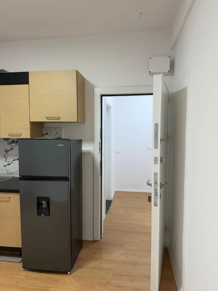 Tirane, jepet me qera zyre Kati 2, 59 m² 650 € (Rruga e Durresit)