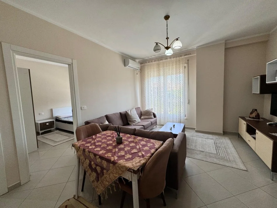 Tirane, jepet me qera apartament 1+1 Kati 2, 69 m² 500 € (Komuna E Parisit)