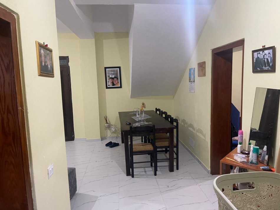 Tirane, jepet me qera Vile Kati 1, 110 m² 600 € 