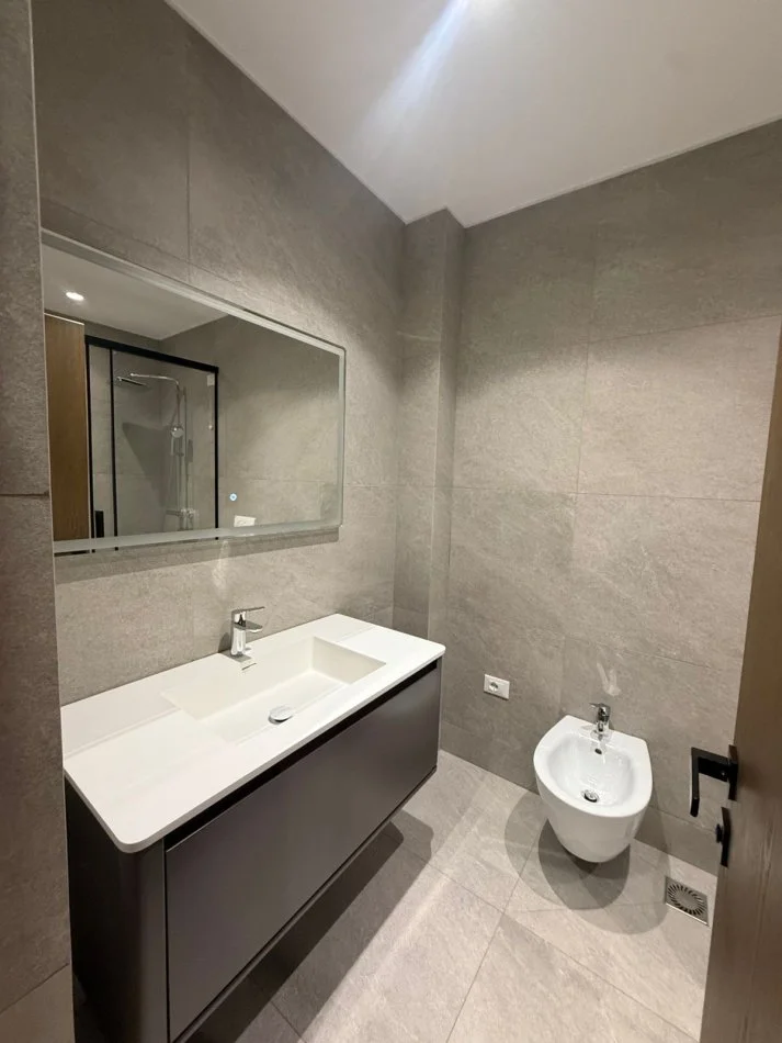 Tirane, shitet apartament 2+1+Aneks+Ballkon Kati 8, 130 m² 470.000 € (Lake View Residences)