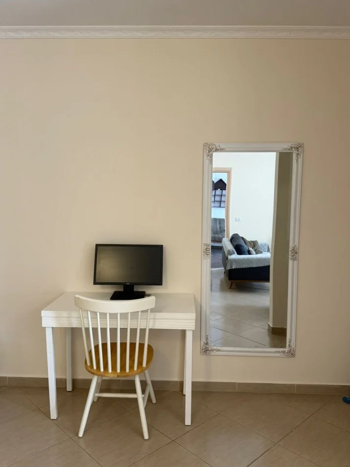 Tirane, jepet me qera apartament 2+1+Ballkon Kati 3, 90 m² 500 € (Unaza e re,Astir)
