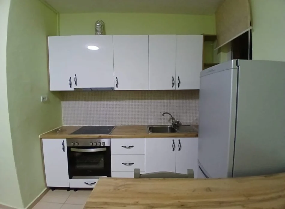 Tirane, jepet me qera apartament 1+1 Kati 3, 60 m² 480 €