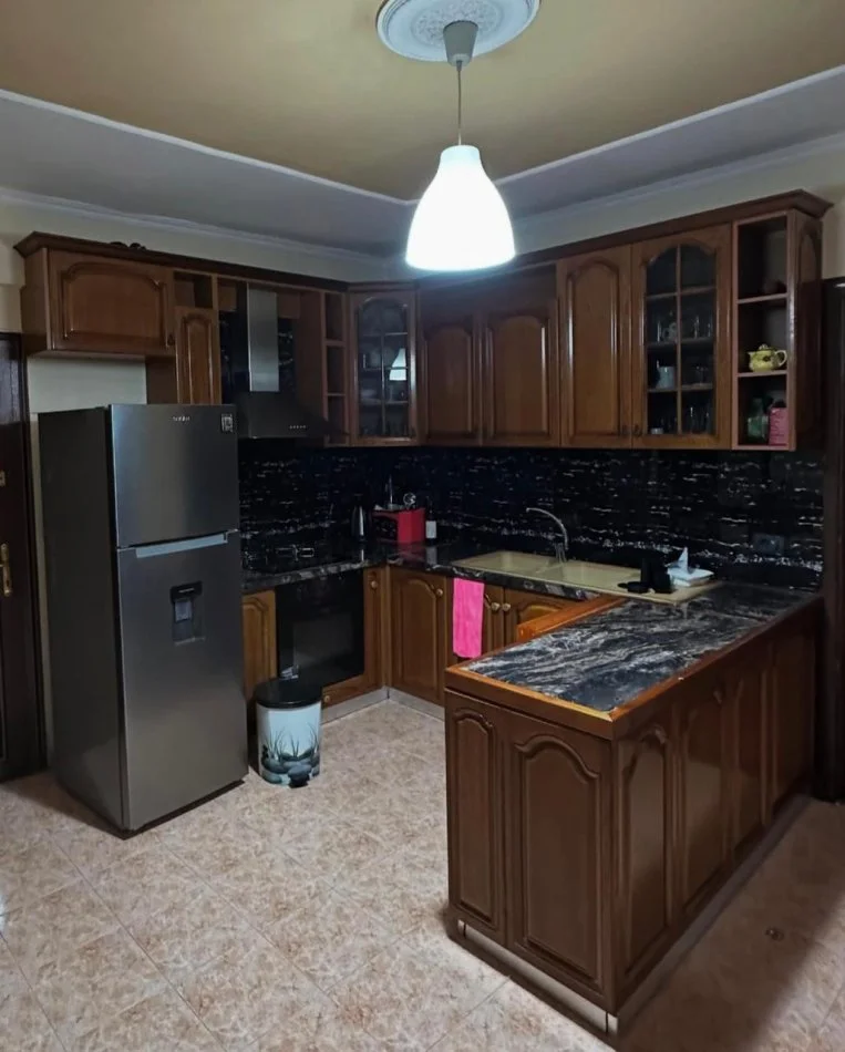 Tirane, jepet me qera apartament 2+1+Ballkon Kati 6, 95 m² 500 € (RRUGA DRITAN HOXHA)