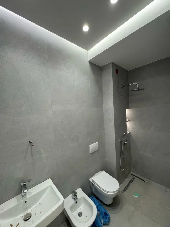 Tirane, jepet me qera apartament 2+1 Kati 2, 86 m² 650 € (RUGA KAVAJES)