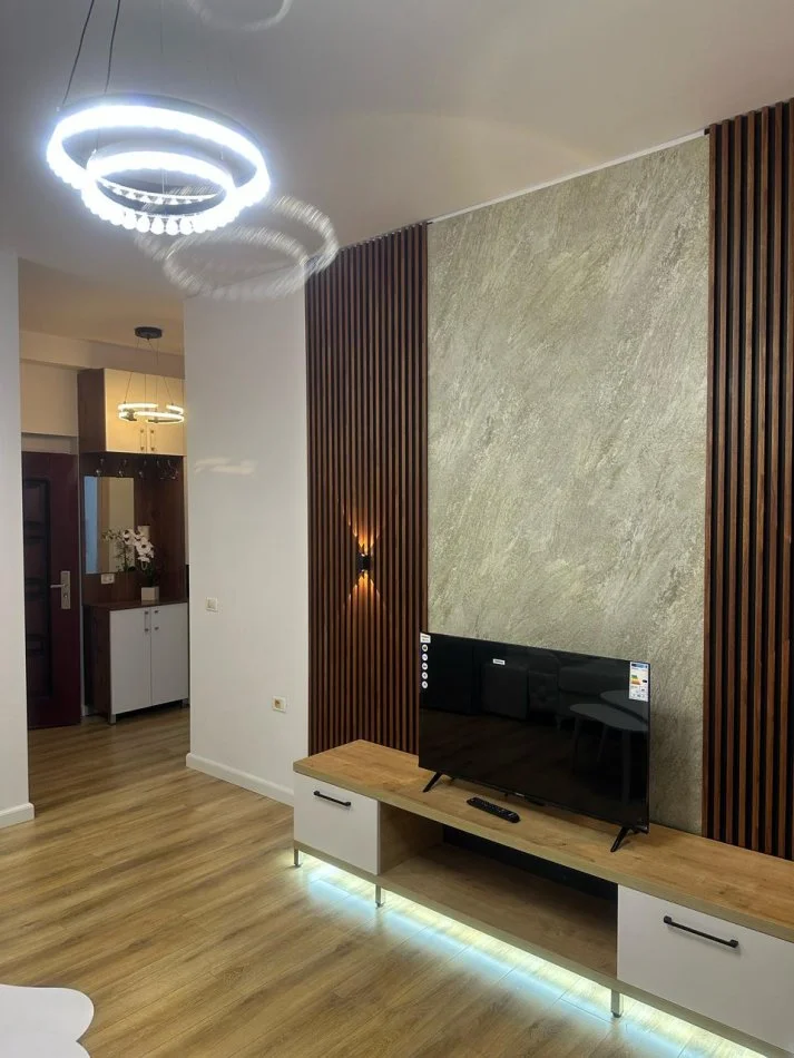 Tirane, shitet apartament 1+1+Ballkon Kati 5, 65 m² 95.000 € (Misto Mema)