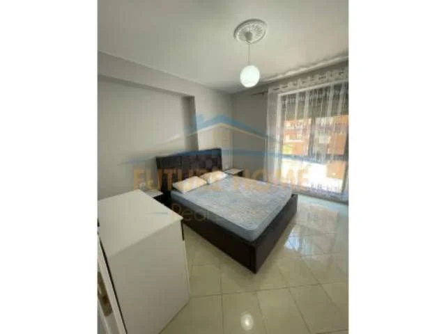 Tirane, jepet me qera apartament 1+1+BLK Kati 1, 78 m² 650 Euro (Rruga e Kavajes)