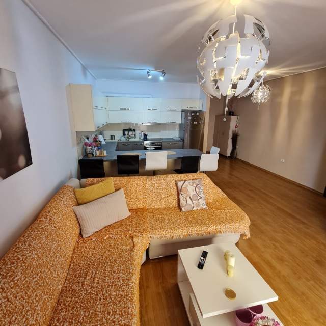 Tirane, jepet me qera apartament 2+1+A+BLK Kati 6, 122 m² 350 Euro (Pallatet Ales)
