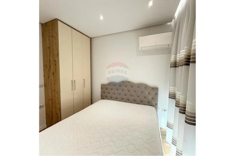Tirane, jepet me qera apartament 1+1 Kati 3, 57 m² 700 € 