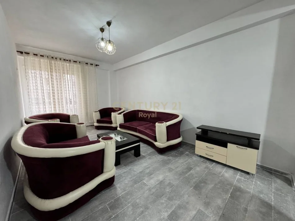 Tirane, shitet apartament 1+1 Kati 1, 79.000 € 