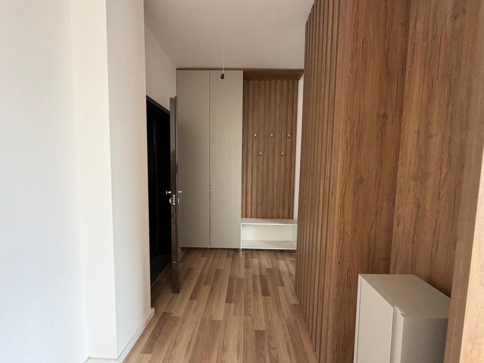 Vlore, shitet nga Pronari, pa-komision apartament+verande | Penthouse 2+1+Aneks+Ballkon Kati 10, 106 m² 199.999 € (Rruga Transballkanike)