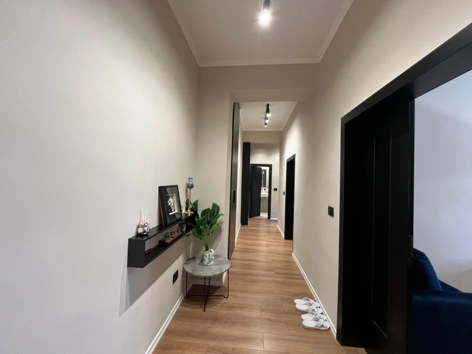 Tirane, jepet me qera apartament 1+1+Aneks Kati 2, 68 m² 750 € (”Shallvaret”- Tiranë.)