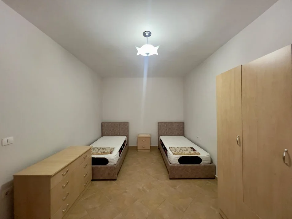 Tirane, jepet me qera apartament 1+1+Ballkon Kati 6, 70 m² 550 € (rruga e dibres)
