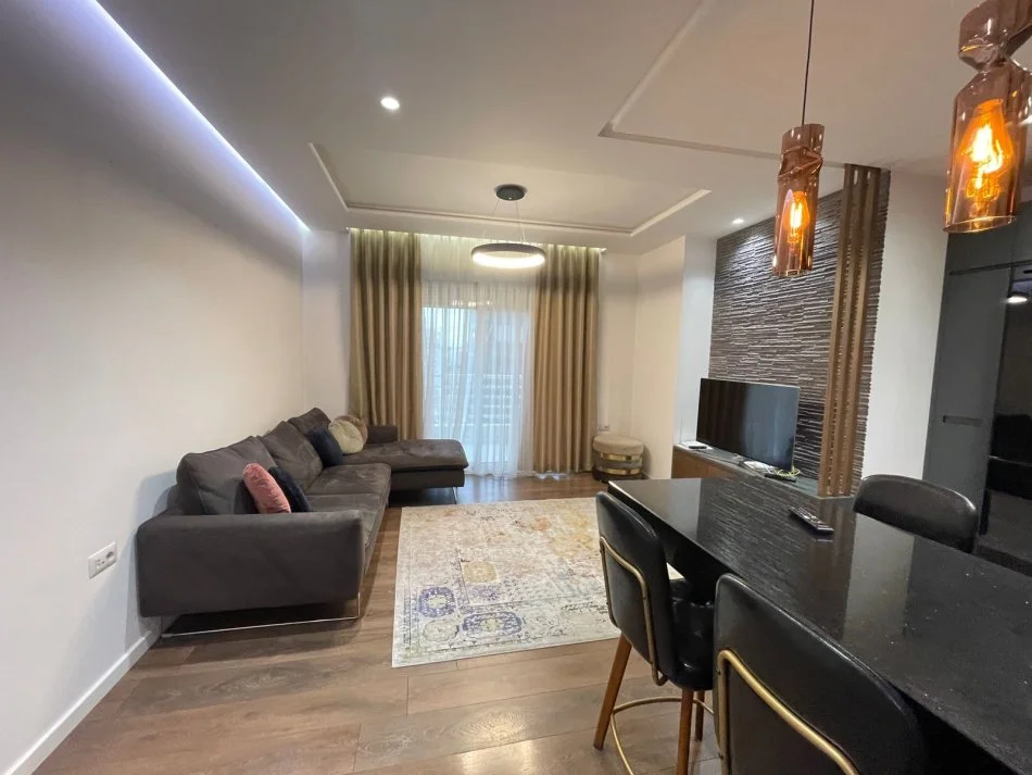 Tirane, jepet me qera apartament 2+1+Ballkon Kati 4, 111 m² 850 € (Kompleksi Panorama)