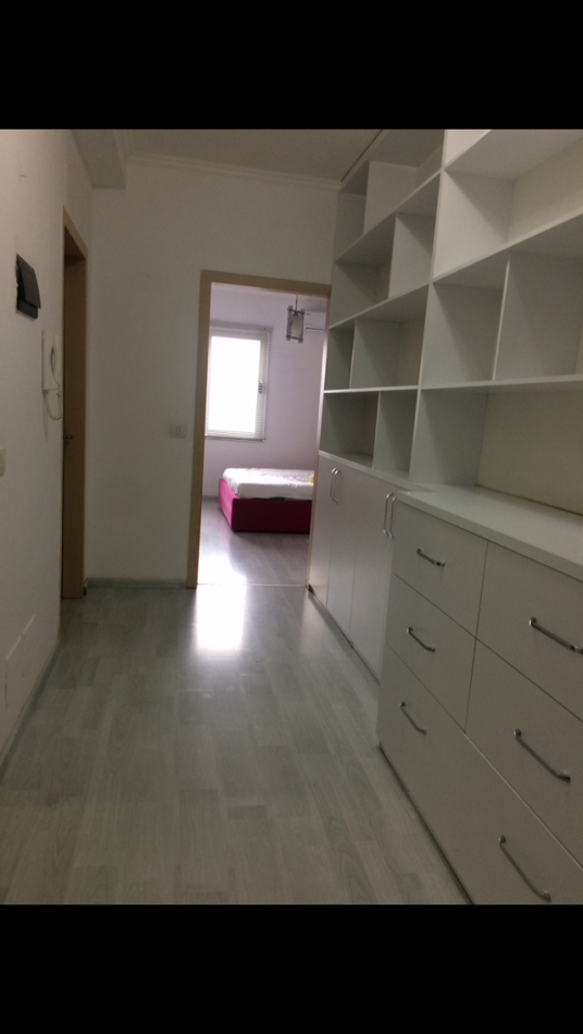 Tirane, shes apartament 1+1 Kati 2, 58 m² 96.000 € (Yzberisht)