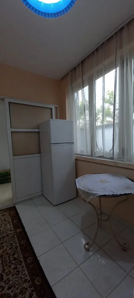 Tirane, jepet me qera shtepi 1 Katshe , 400 € (Prane Postes Selite)