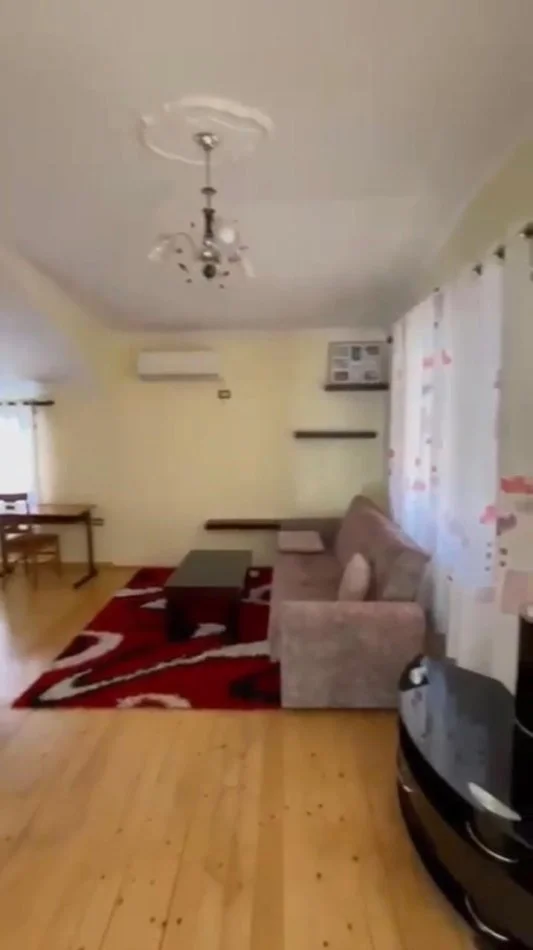Tirane, jepet me qera apartament 2+1+Ballkon Kati 3, 100 m² 450 € 