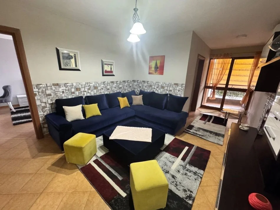 Tirane, jepet me qera apartament 2+1 Kati 8, 90 m² 450 € (Bulevardi Migjeni , Yzberisht)