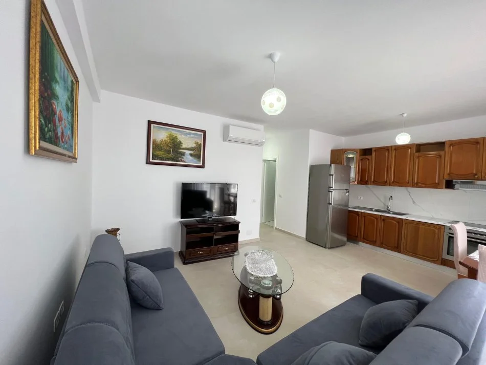 Tirane, jepet me qera apartament 2+1 Kati 3, 95 m² 600 € (Rruga 5 Maji)