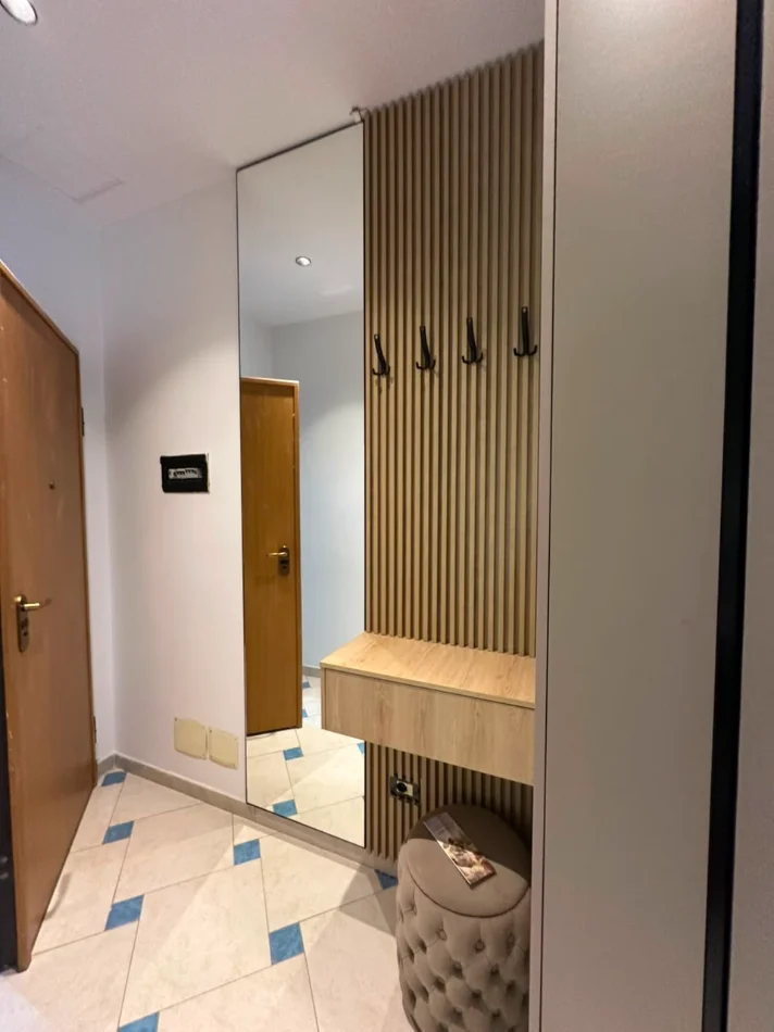 Tirane, jepet me qera apartament 1+1+Aneks+Ballkon Kati 3, 650 € (rruga siri kodra)