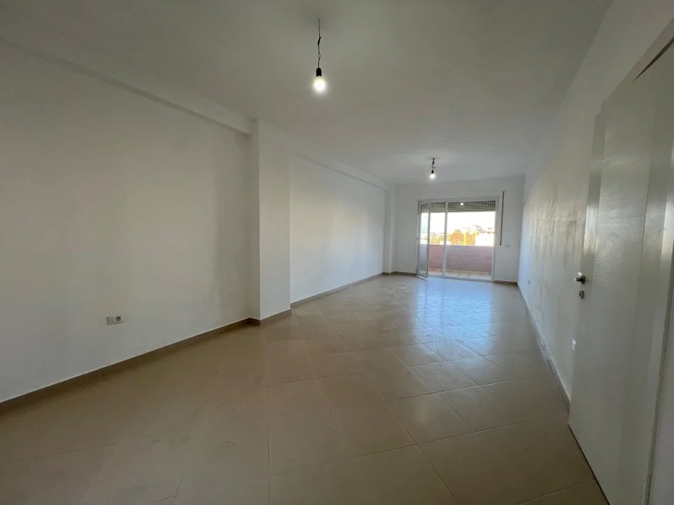 Tirane, shitet apartament 2+1+Aneks+Ballkon Kati 2, 118 m² 110.000 € (Linze)