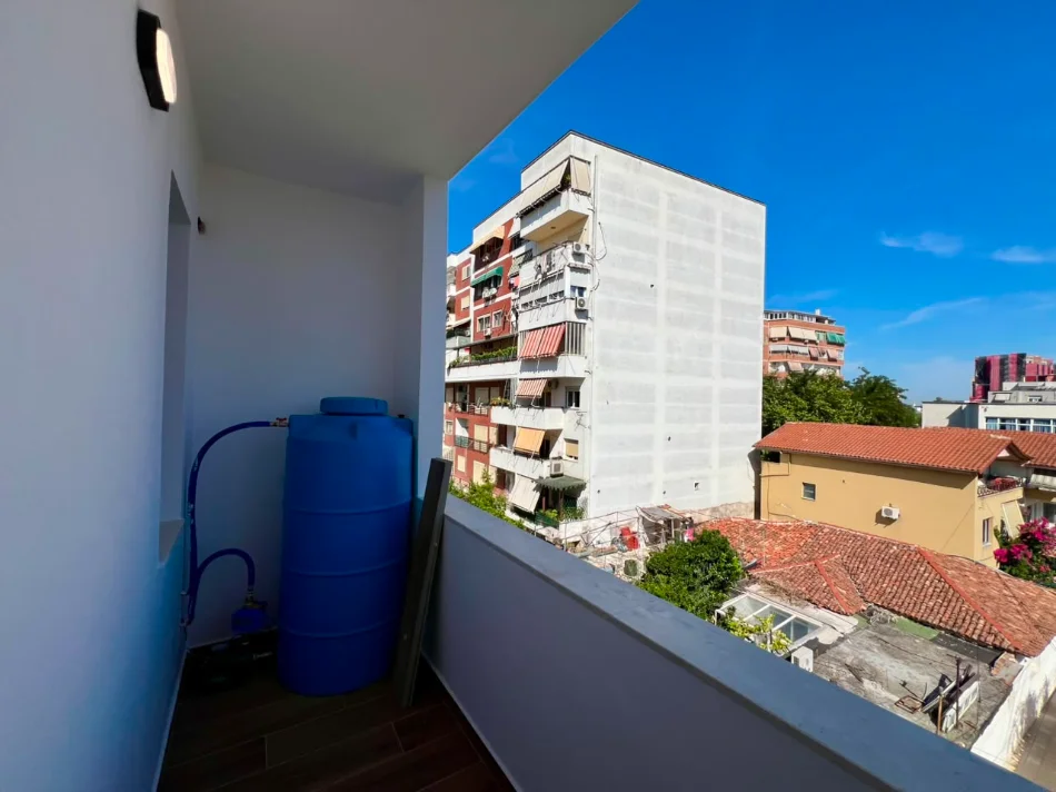 Tirane, shitet apartament 2+1+Ballkon Kati 4, 64 m² 168.000 € (Rruga 4 Deshmoret)
