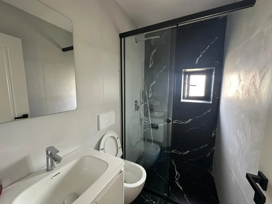 Tirane, shitet apartament 1+1 Kati 5, 45 m² 125.000 € (21 Dhjetori)