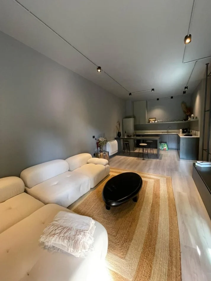 Tirane, jepet me qera apartament 2+1+Ballkon , 115 m² 2.500 € (Rruga e Elbasanit)