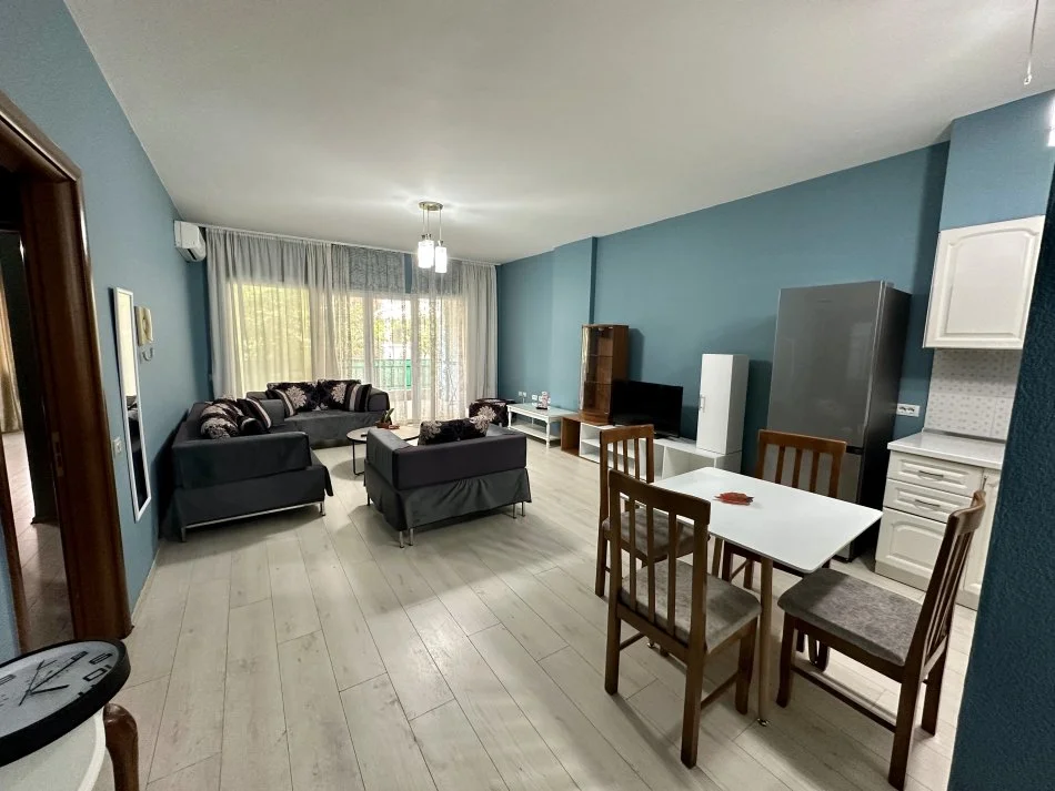 Tirane, jepet me qera apartament 2+1+Ballkon Kati 3, 61 m² 550 € (Rruga e Elbasanit, Prane Piceri Laguna)
