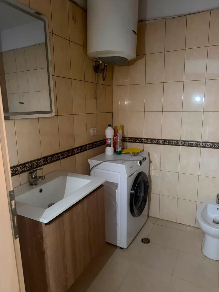 Tirane, shitet apartament 1+1+Ballkon Kati 9, 90 m² 123.500 € 
