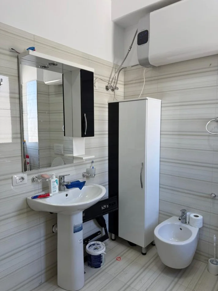 Durres, shitet apartament 1+1+Ballkon Kati 4, 80 m² 90.000 € 