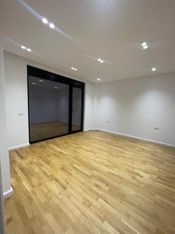 Tirane, jepet me qera Vile 2 Katshe , 280 m² 3.000 € (TEG)