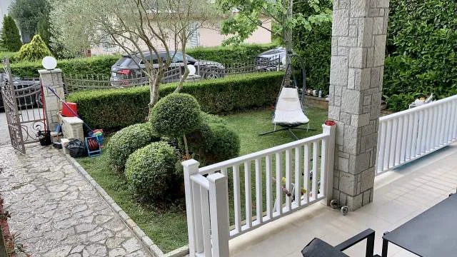 Gjiri Lalezit, shes Vile ne plazh 4+1+A+BLK Kati 2, 250 m² 450.000 Euro (Durres te Lura 1)