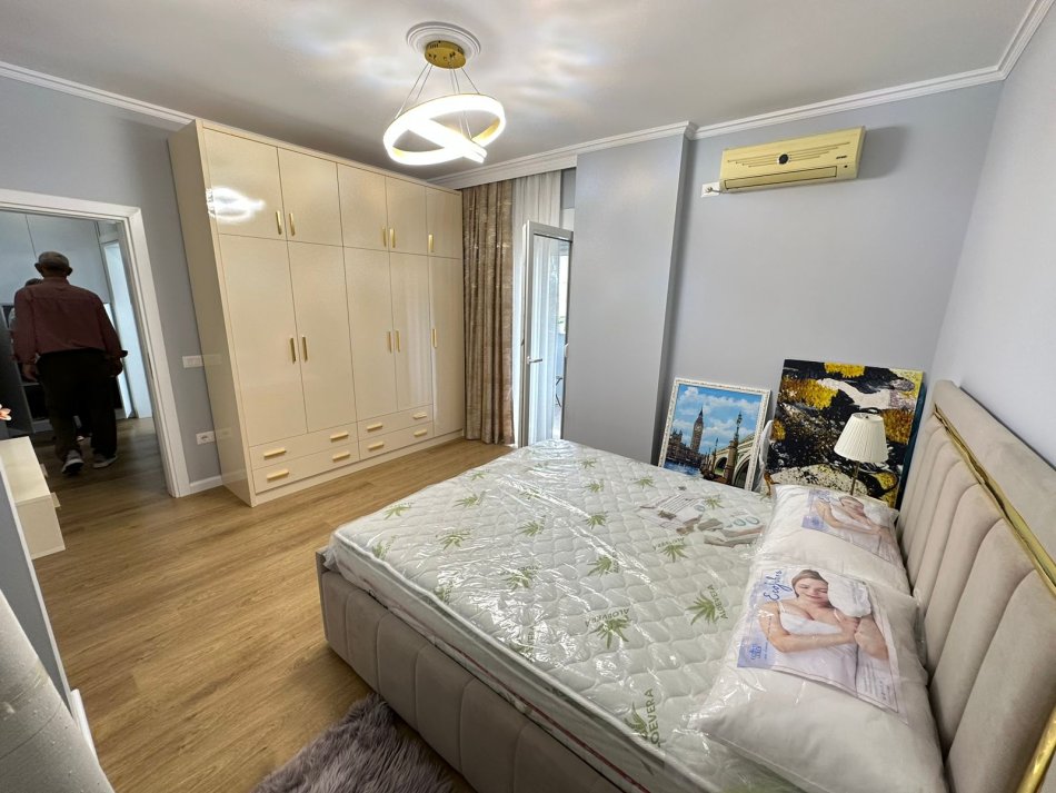 Tirane, jepet me qera apartament 2+1 Kati 4, 114 m² 850 € (zogu i zi)