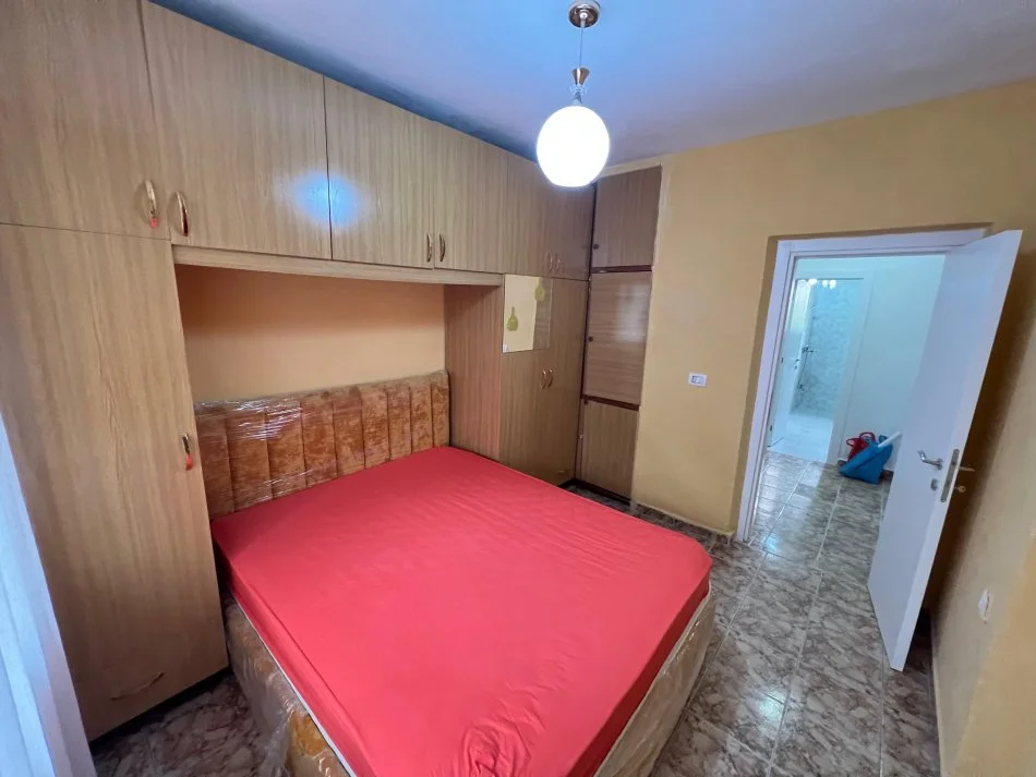 Tirane, jepet me qera apartament 2+1 Kati 3, 75 m² 500 € (Rruga asim vokshi)
