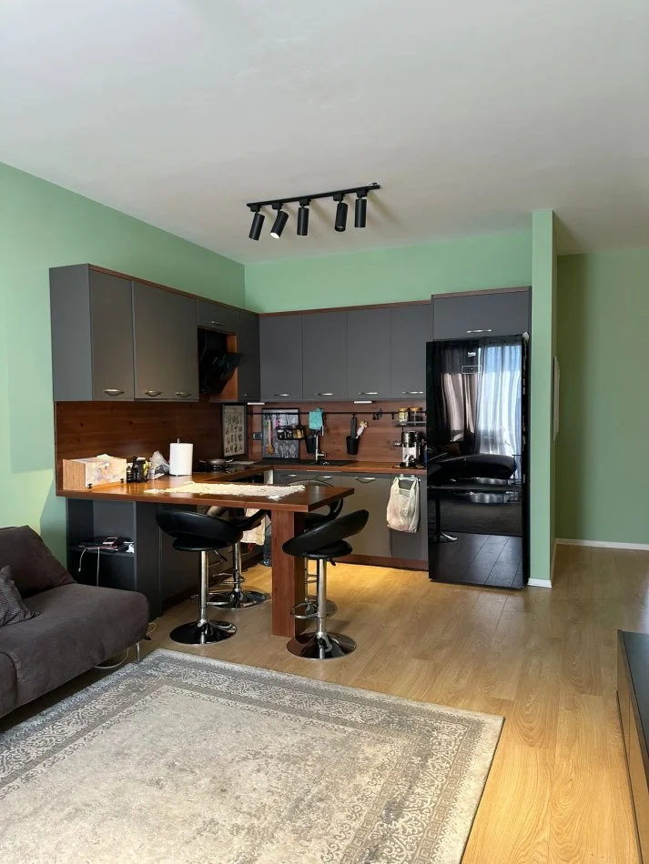 Tirane, jepet me qera apartament 2+1 Kati 9, 110 m² 700 € (Kompleksi Asl,Rruga Kongresi i Manastirit)