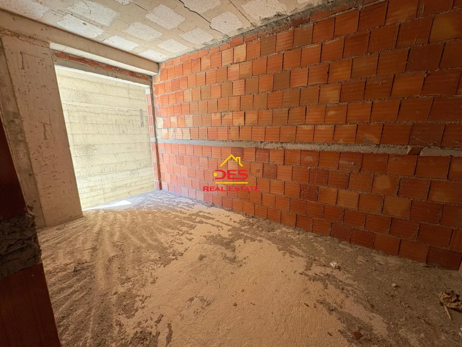 Vlore, shitet apartament 2+1+Ballkon Kati 2, 96 m² (Lungomare, Vlorë)