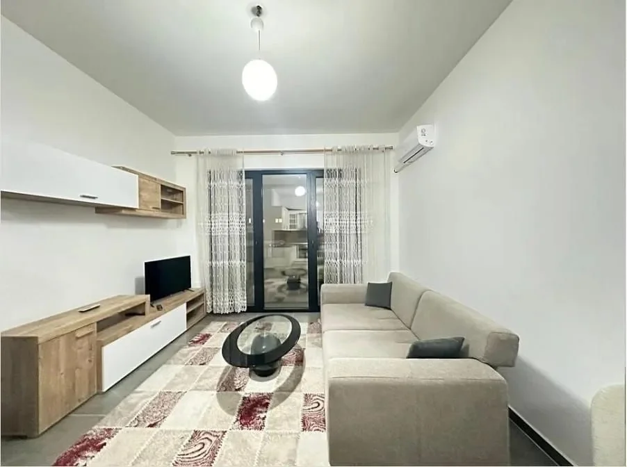 Tirane, jepet me qera apartament 1+1+Ballkon Kati 6, 76 m² 600 € (Square 21)
