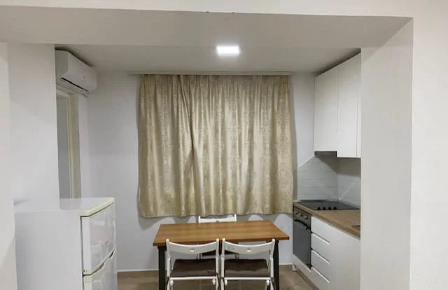 Tirane, jepet me qera apartament 2+1 Kati 3, 68 m² 430 € (Rruga Kongresi Manastirit , Pediatria)